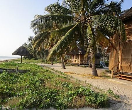 Barry'S Beach Resort Mkwaja エクステリア 写真