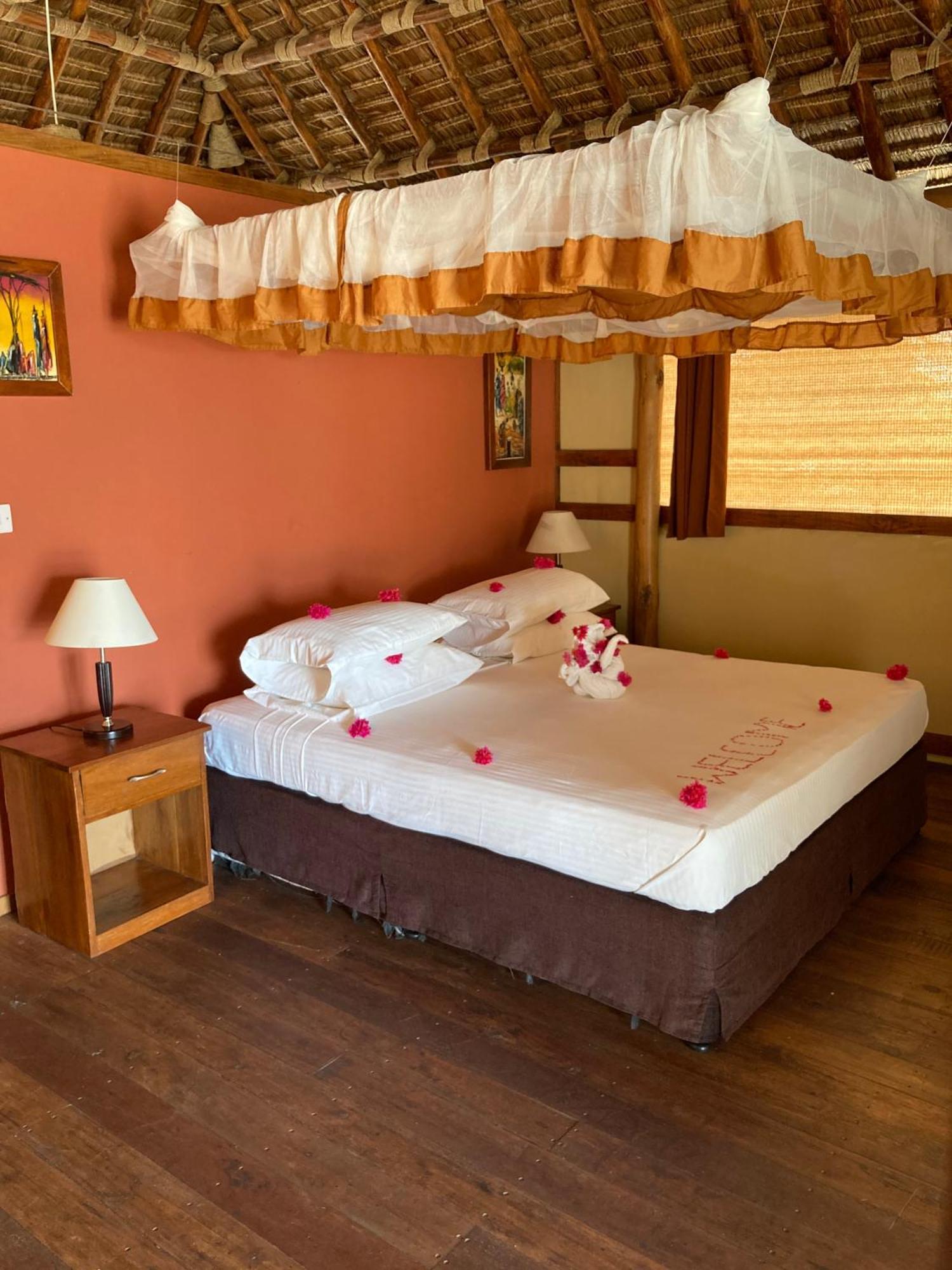 Barry'S Beach Resort Mkwaja エクステリア 写真